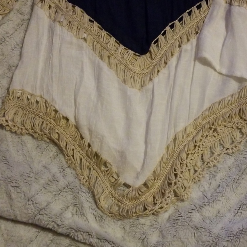 Top - Picture 2 of 2
